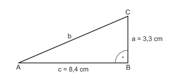 Rechtwinkliges Dreieck ABC mit Katheten a = 3,3 cm und c = 8,4 cm sowie Hypotenuse b.